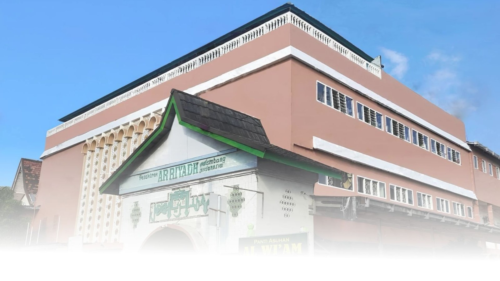 Gedung Pesantren Ar-Riyadh